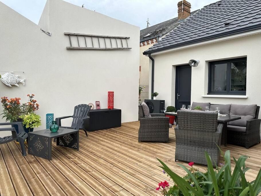 فيلا * Domaine De La Solaie * - Proche Bords De Loire Saint-Denis-de lʼHôtel المظهر الخارجي الصورة